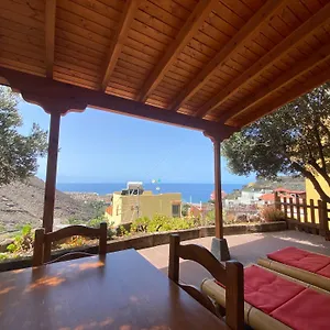 https://casa-roja-valle-gran-rey.in-canary-islands.com